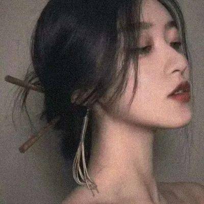 包忠怡